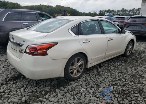 2015 Nissan Altima 2.5 z USA, uszkodzony, nr VIN 1N4AL3AP7FC581115